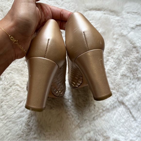 Aquatalia Laser Cut Chunky Heel Peeptoe Pump heel leather Size 6 - Picture 6 of 9